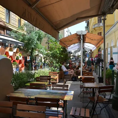 Apartment Tuscany Garden-free Parking-balcony-ac- Elevator *